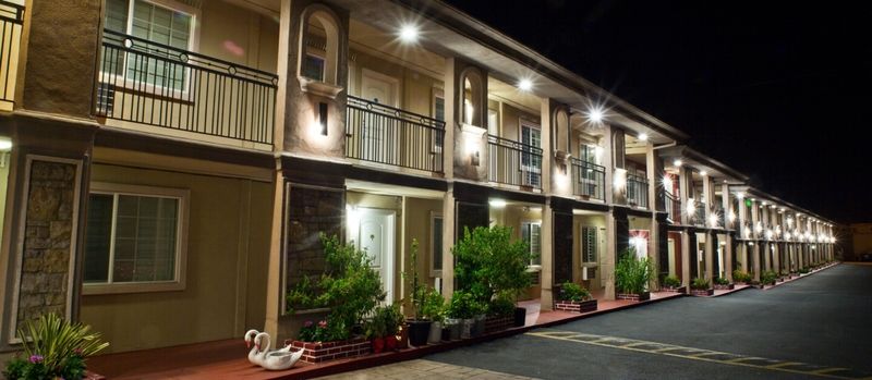 Stone Villa Inn San Mateo Exterior photo